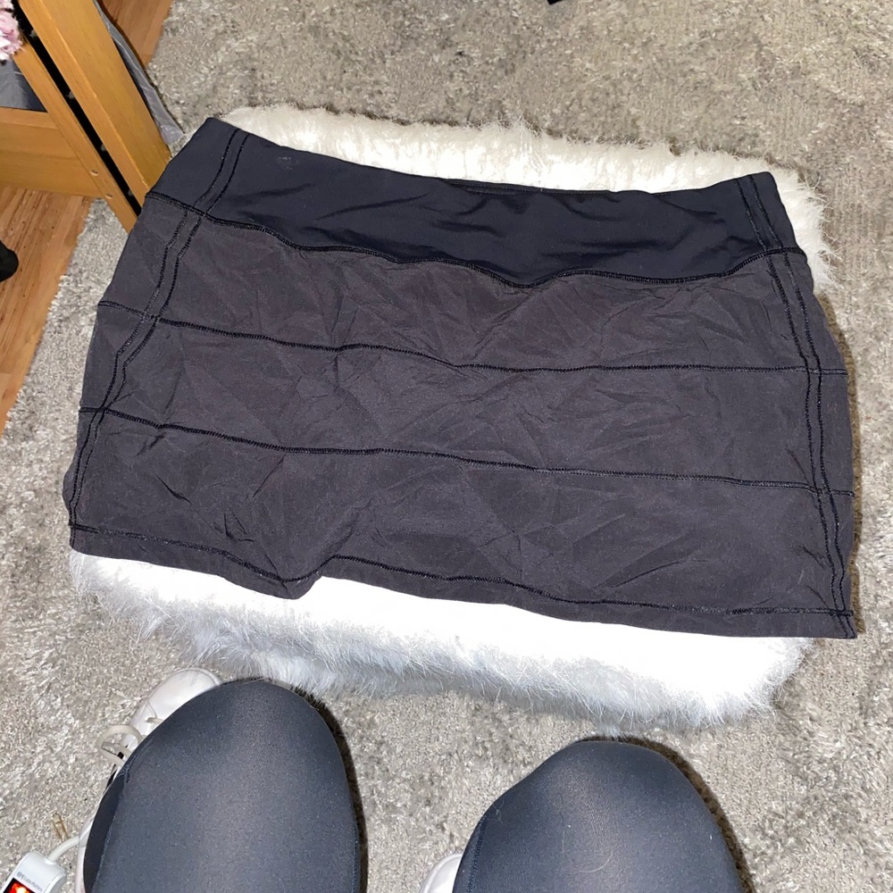 lululemon black skirt